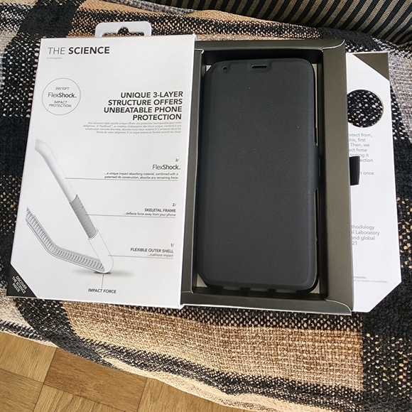 Tech 21 Galaxy S8 Cover - Picture 2 of 3